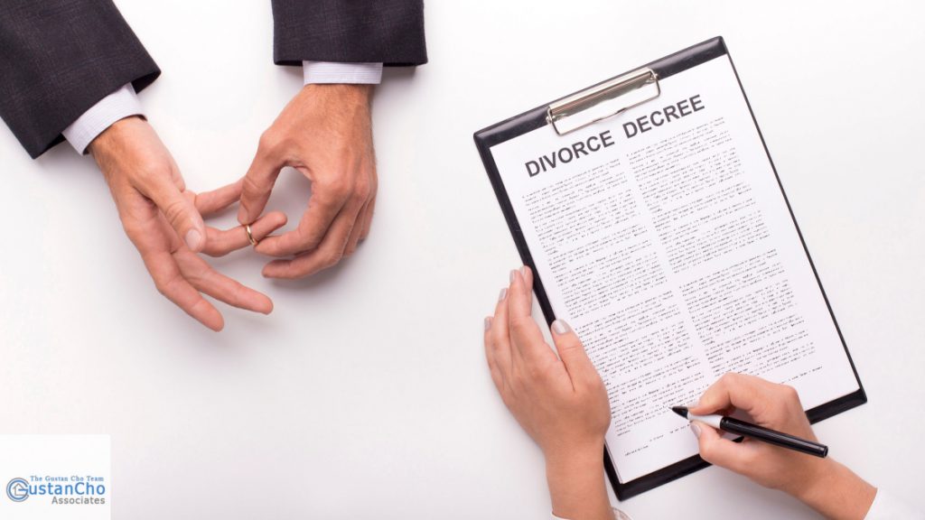 What are the advantages of divorce proceedings in the states of community ownership